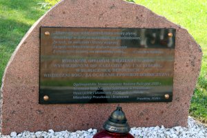 Uroczystość przy "Dębach Pamięci"