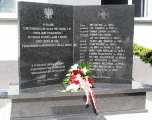 Pomnik policjantów pomordowanych przez NKWD w 1940 roku