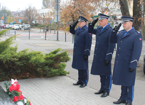 Uroczyste złożenie wieńców poległym policjantom