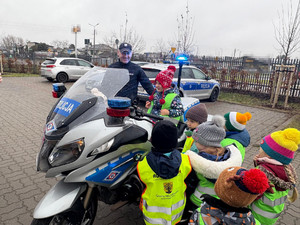 Przedszkolaki z wizytą w Komisariacie Policji w Michałowicach