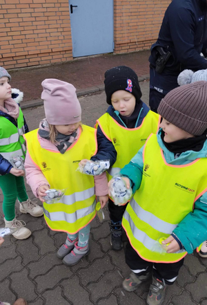 Przedszkolaki z wizytą w Komisariacie Policji w Michałowicach
