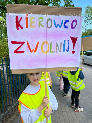 wspólne działania policji i dzieci na drodze