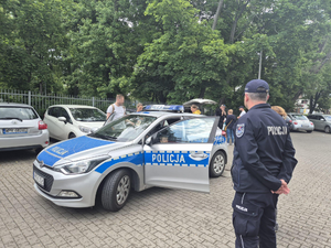 policjanci podczas pikniku rodzinnego w Piastowie