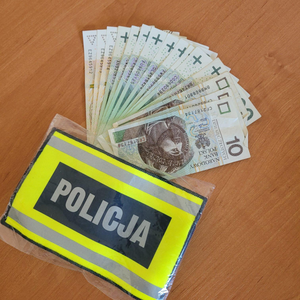 pieniądze banknoty w kwocie 1500 złotych zabezpieczone przez policjantów
