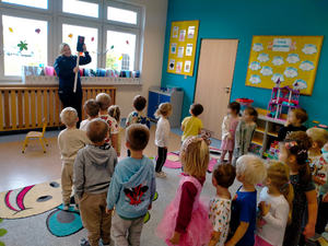 spotkanie policjantów z dziećmi