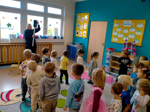 spotkanie policjantów z dziećmi