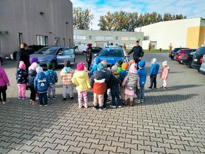 spotkanie policjantów z dziećmi