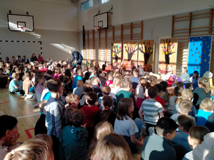 Edukacyjne spotkanie policjantów z najmłodszymi uczniami z Komorowa