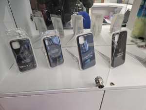 Zatrzymany za handel akcesoriami GSM z podrobionymi znakami towarowymi