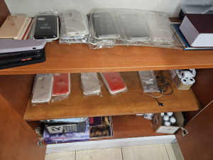 Zatrzymany za handel akcesoriami GSM z podrobionymi znakami towarowymi