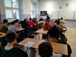 Spotkanie promujące zawód policjanta w Zespole Szkół im. Nansena w Piastowie