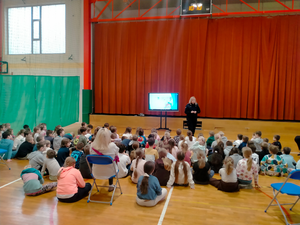 Profilaktyka wśród najmłodszych – spotkanie z policjantką w SP nr 3 w Pruszkowie