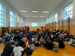 Spotkanie profilaktyczne policjantów z uczniami Szkoły Podstawowej w Raszynie