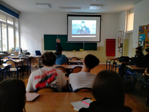 Spotkanie z maturzystami w Komorowie – o rekrutacji do Policji i możliwościach rozwoju zawodowego