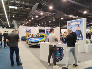 Policjanci z KPP w Pruszkowie promowali służbę podczas targów