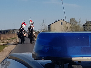 Bezpieczeństwo i sportowa atmosfera – działania Policji podczas wydarzeń w Raszynie i okolicach