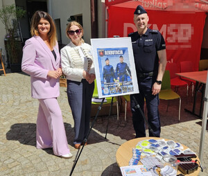 Promocja zawodu policjanta podczas pikniku rodzinnego w Nadarzynie