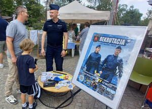 Promocja zawodu policjanta podczas pikniku rodzinnego w Nadarzynie