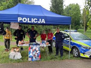Policjanci z Raszyna promowali zawód policjanta podczas Pikniku Rodzinnego