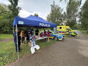 Policjanci z Raszyna promowali zawód policjanta podczas Pikniku Rodzinnego
