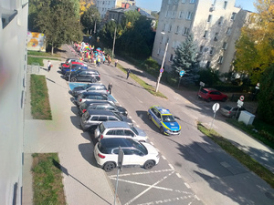 Kolorowo, radośnie i bezpiecznie – policjanci zabezpieczali paradę Seniorów w Pruszkowie