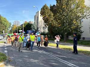 Kolorowo, radośnie i bezpiecznie – policjanci zabezpieczali paradę Seniorów w Pruszkowie